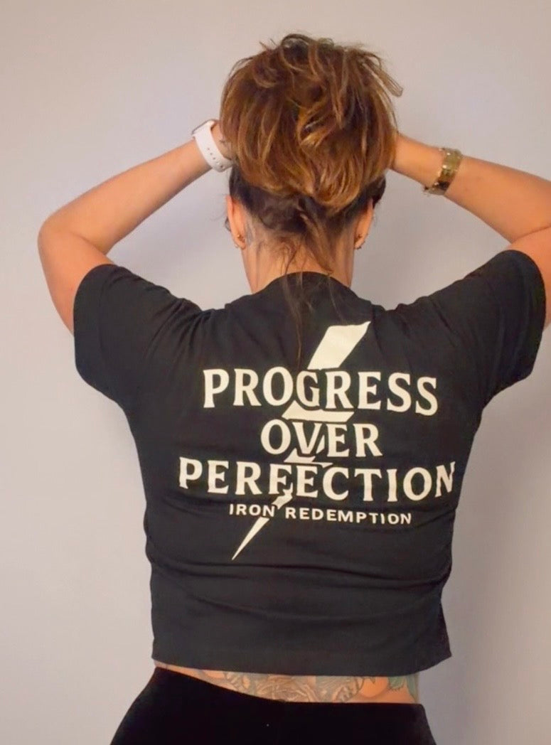 Progress Over Perfection – Women’s Cropped Tee